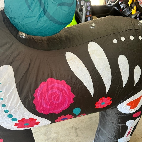 Halloween inflatables, skeleton, unicorn, skeleton cat, easy uo,6 feet  EUC - Picture 6 of 10